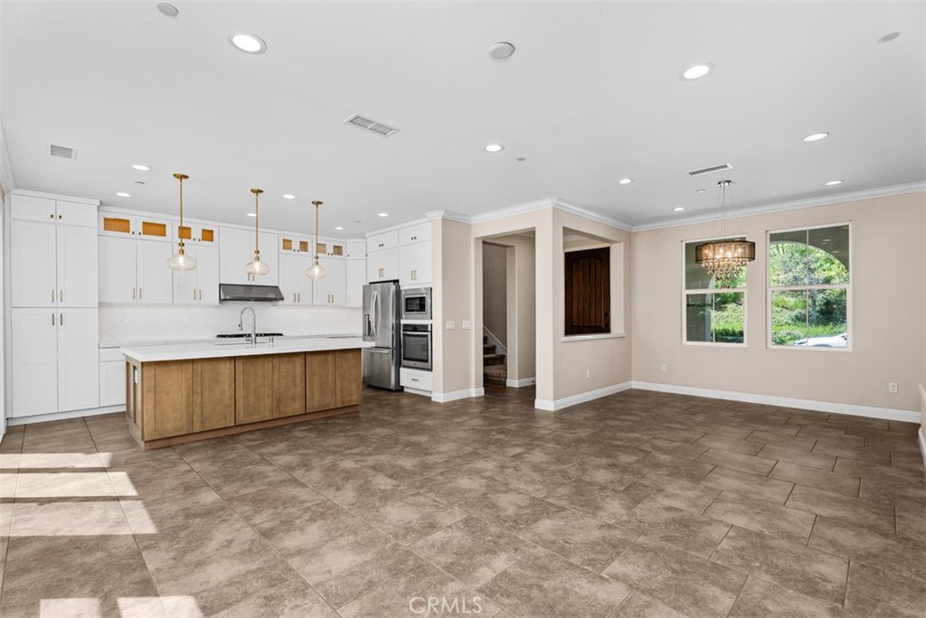 2992 E Coalinga