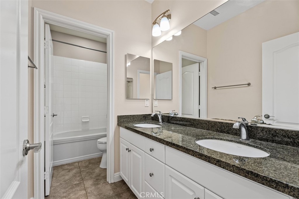 2992 E Coalinga