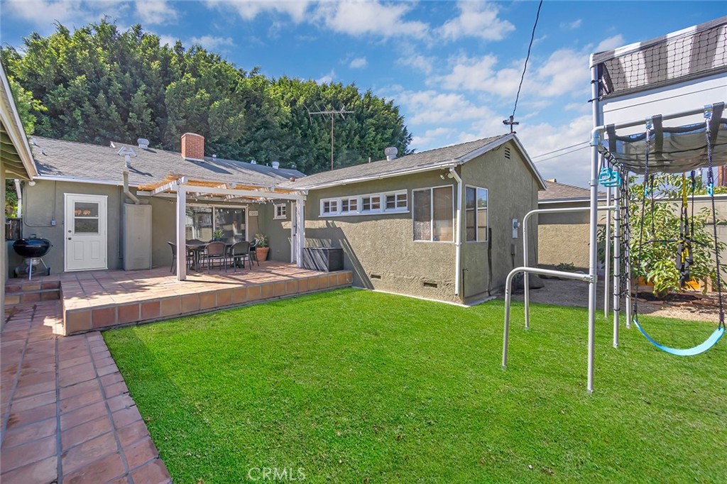 3502 Heather Road