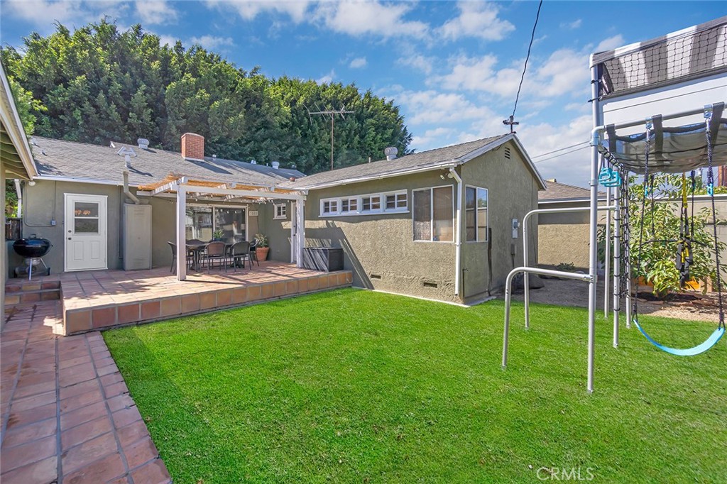 3502 Heather Road