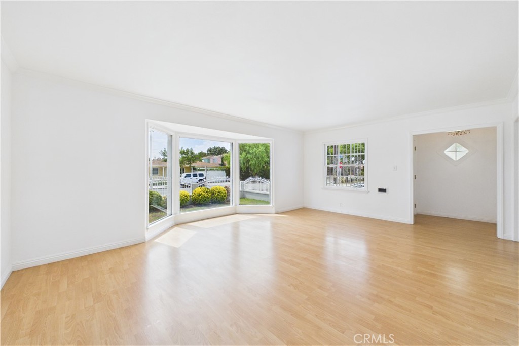 741 W Hill