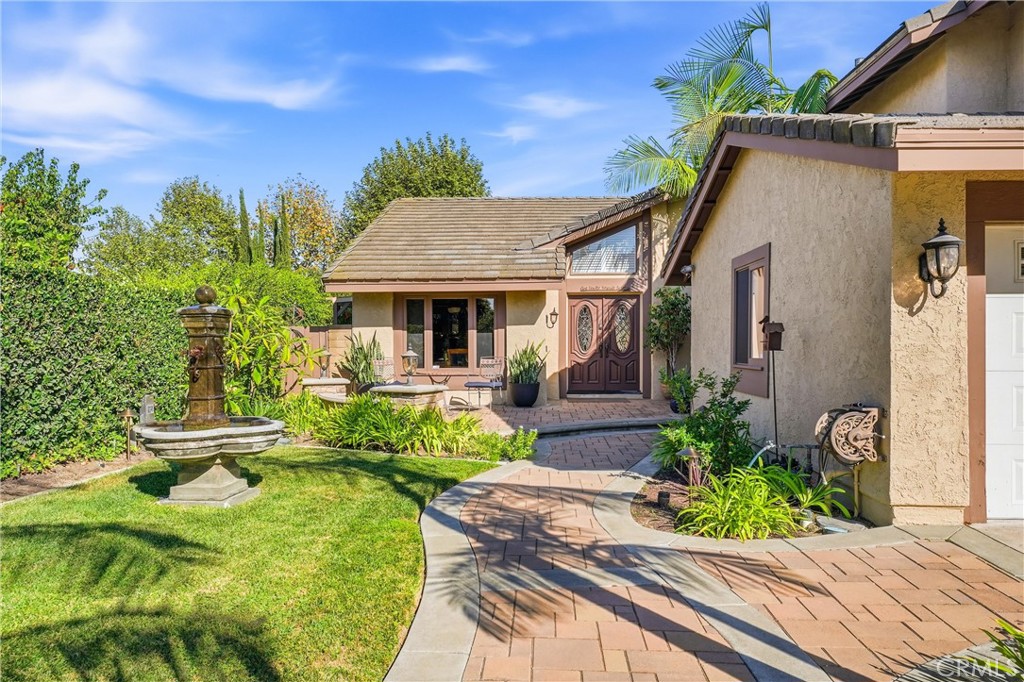5432 E Willowick