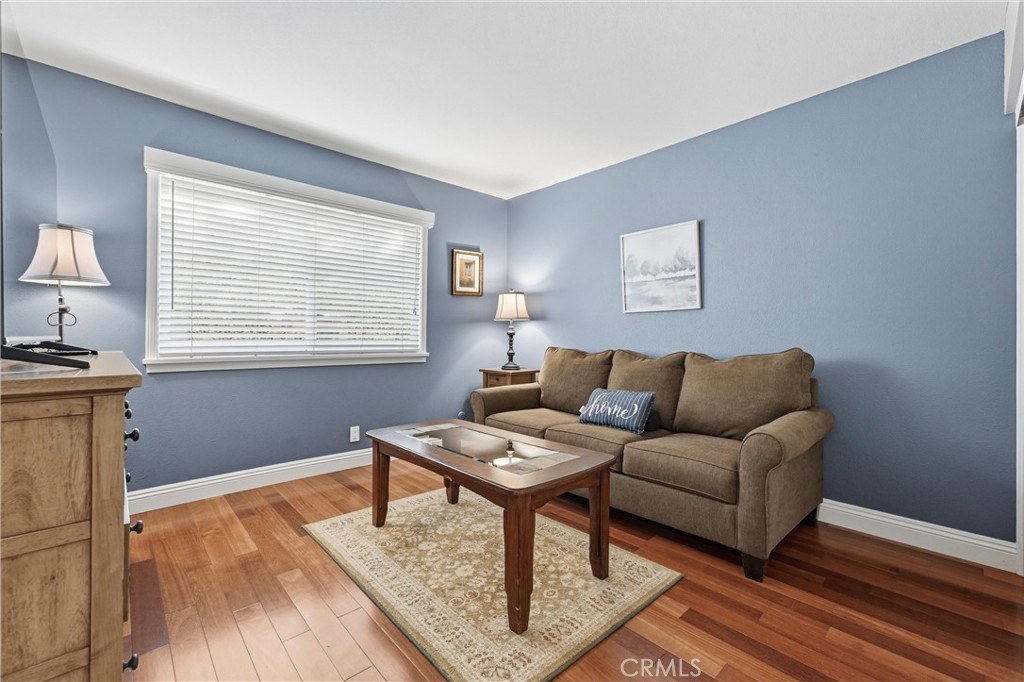 5432 E Willowick