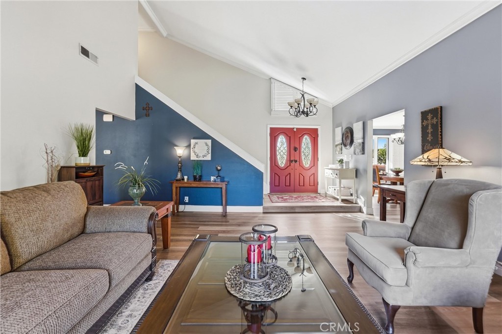 5432 E Willowick