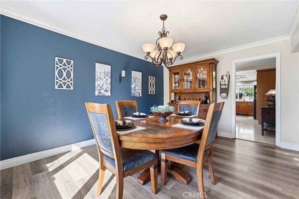5432 E Willowick