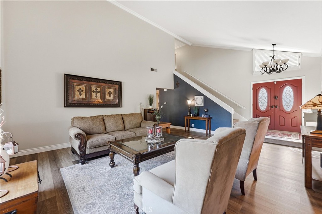 5432 E Willowick