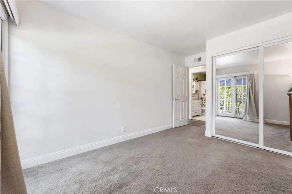 5432 E Willowick