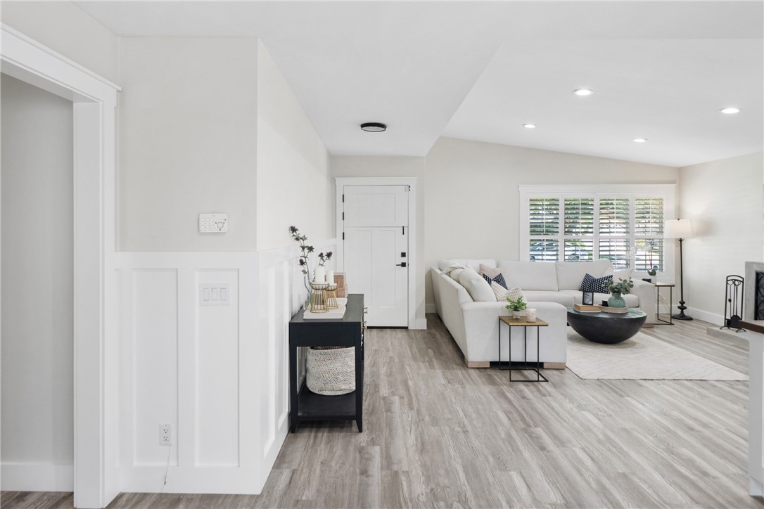 2818 N Lowell