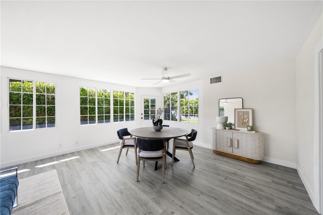 2818 N Lowell