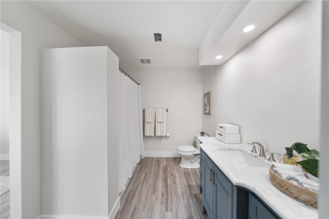 2818 N Lowell