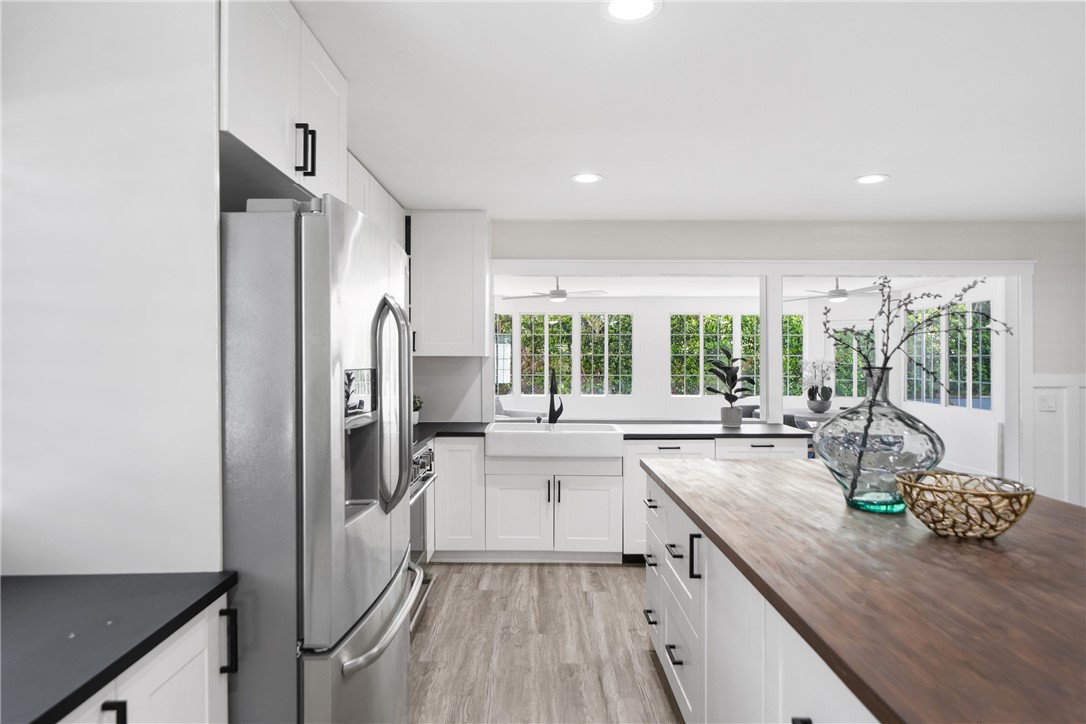 2818 N Lowell