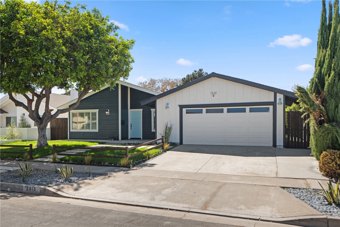 2818 N Lowell