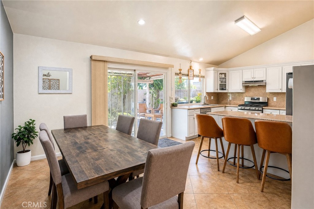 9087 Rosecrest