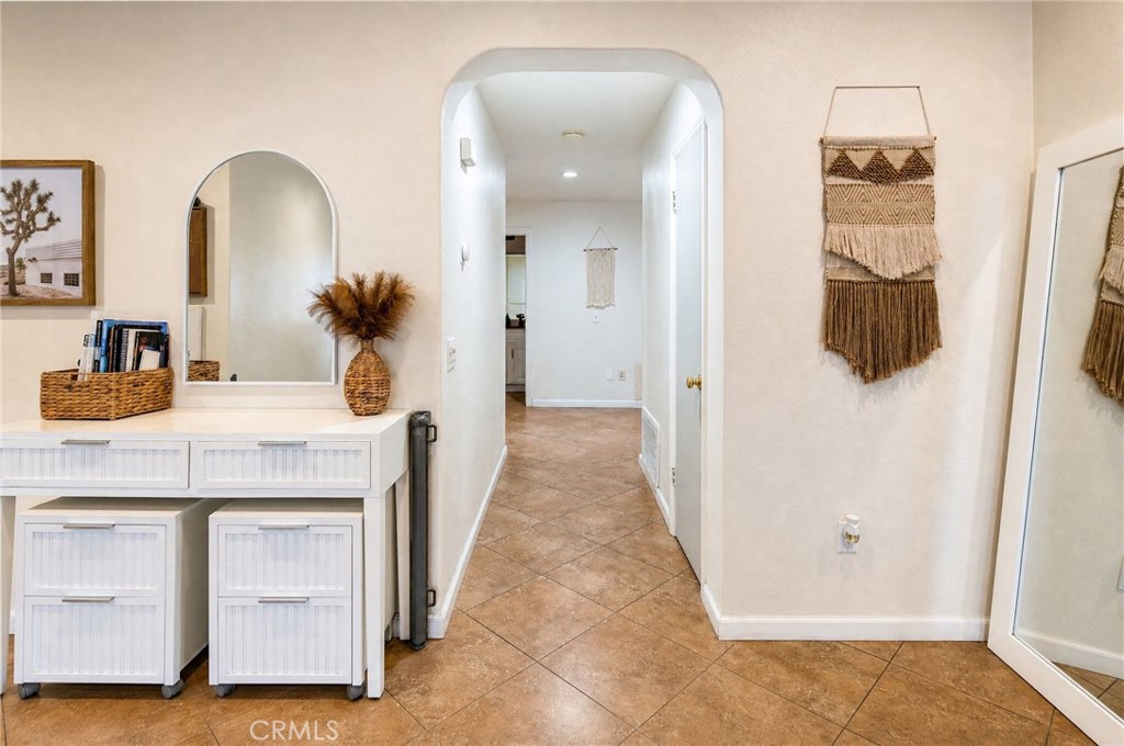 9087 Rosecrest