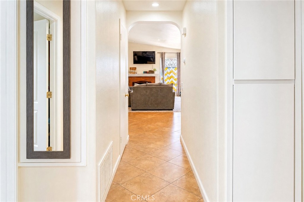 9087 Rosecrest