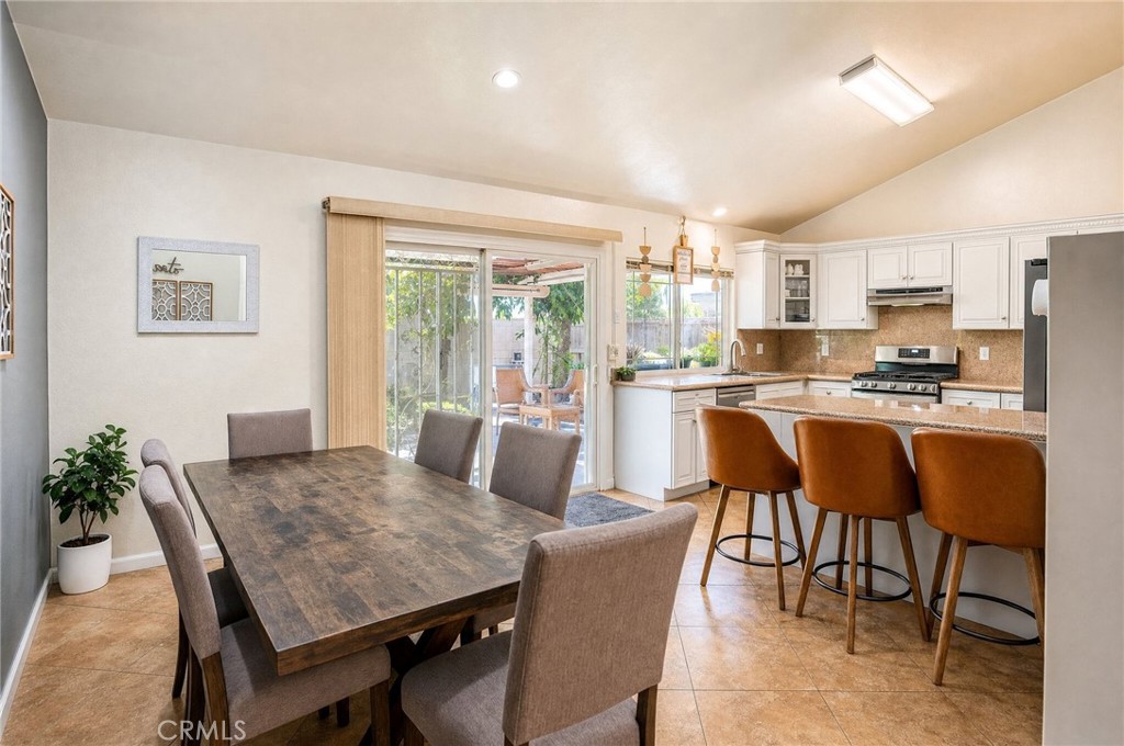 9087 Rosecrest