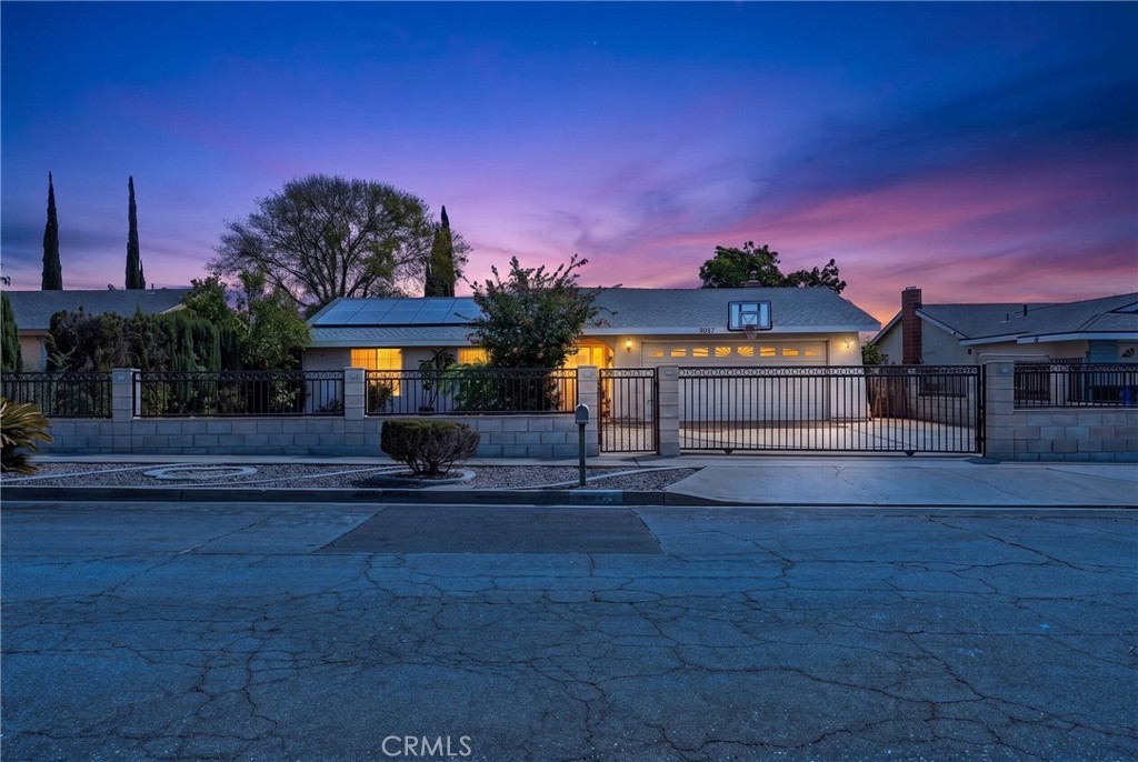 9087 Rosecrest