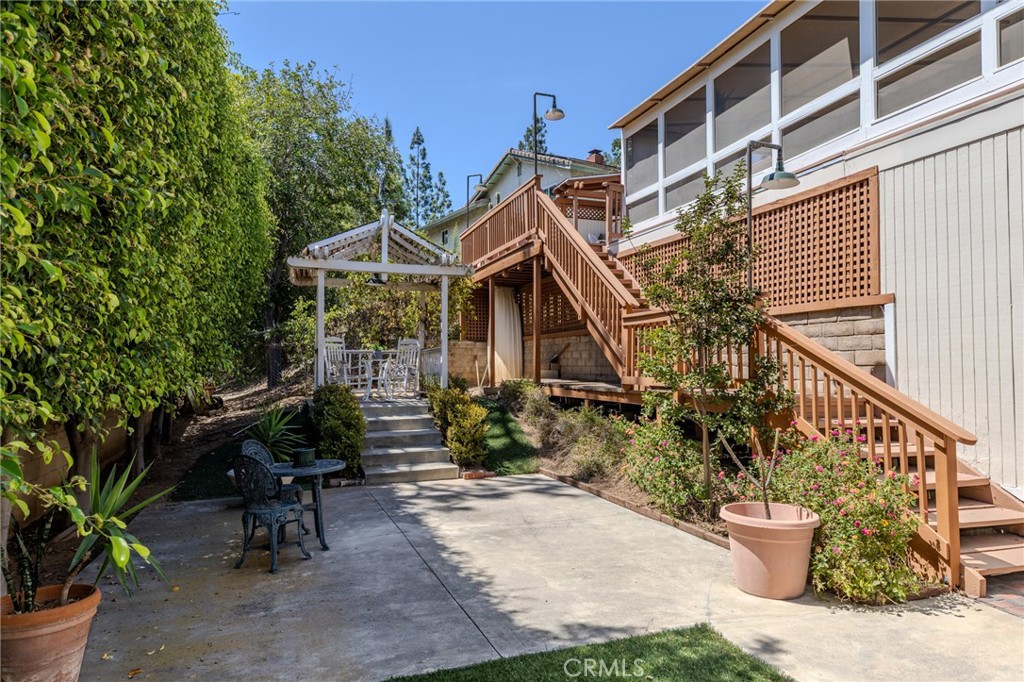 2326 Almira Avenue