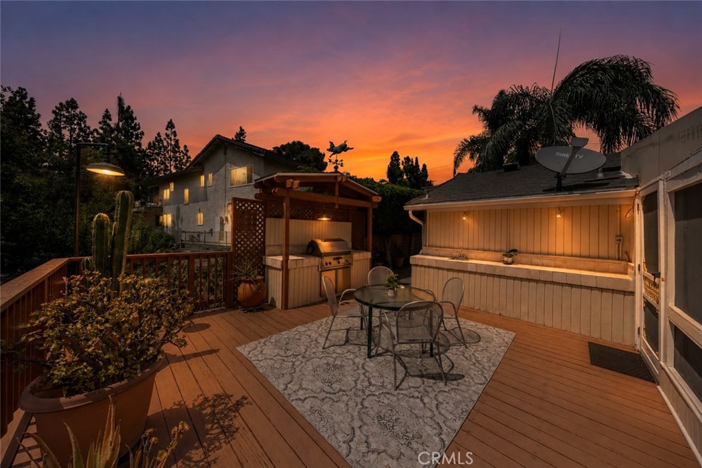 2326 Almira Avenue