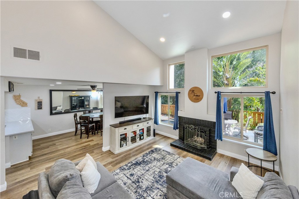 6597 E Camino Vista 2