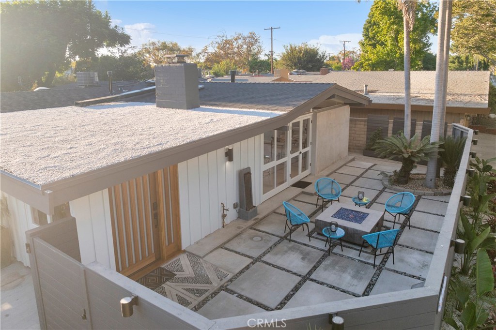 3253 Lees Avenue