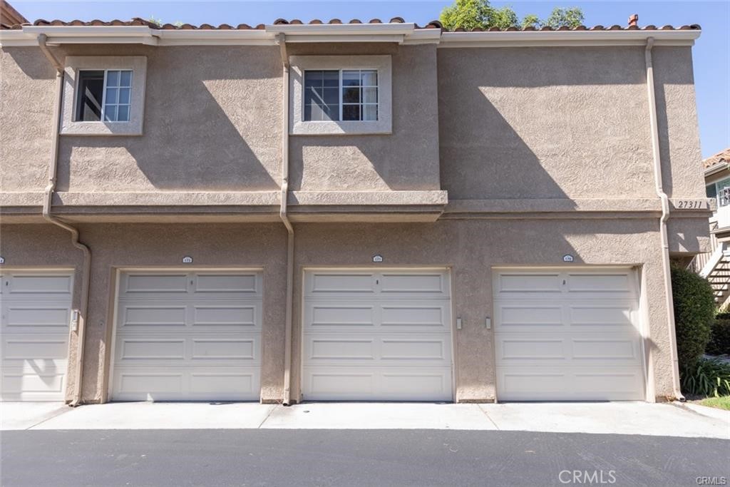 27343 Nicole Dr