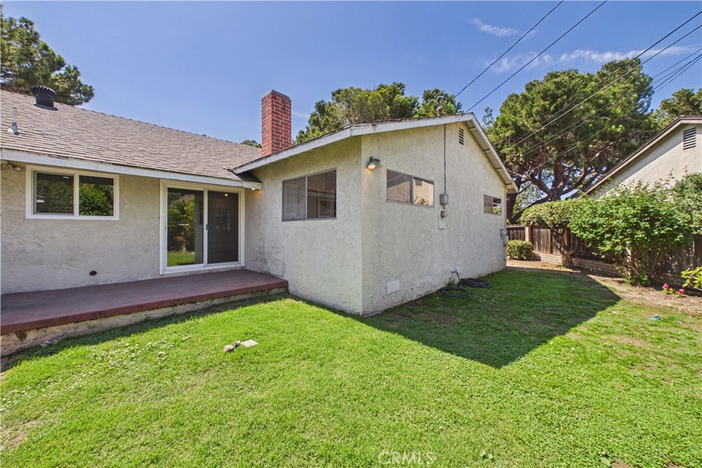 1902 Lees Avenue
