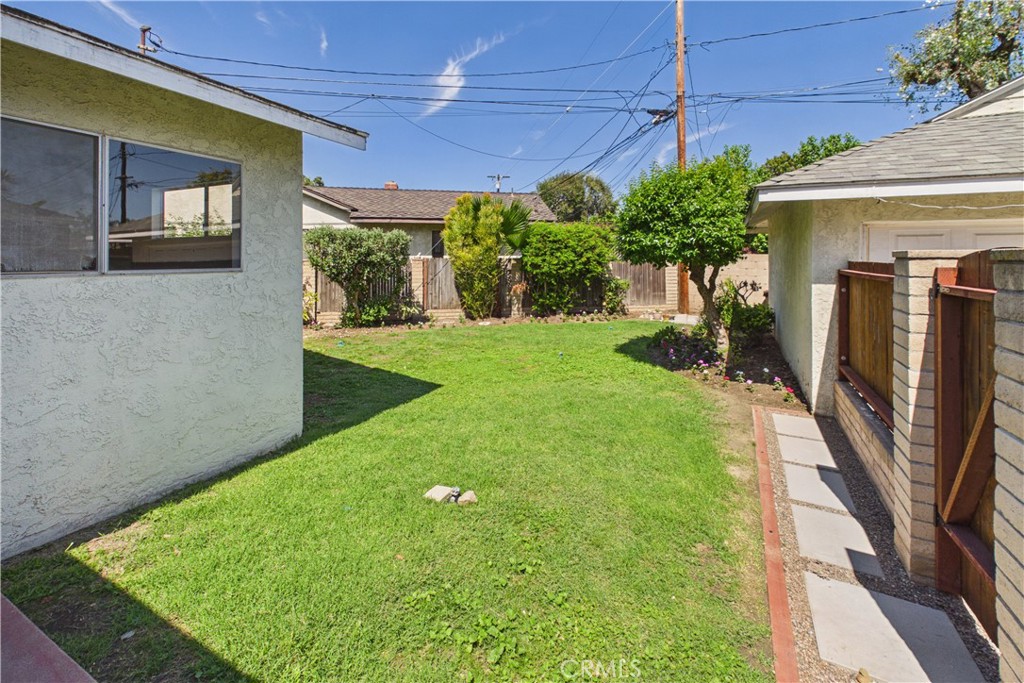 1902 Lees Avenue