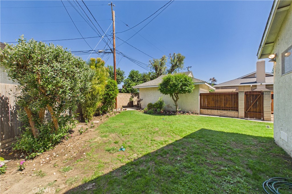 1902 Lees Avenue