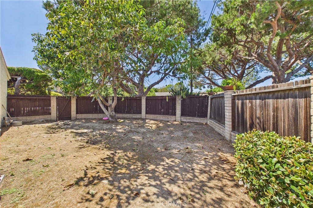 1902 Lees Avenue
