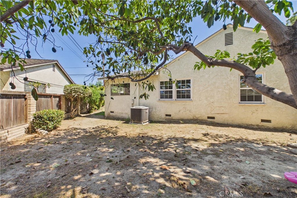 1902 Lees Avenue