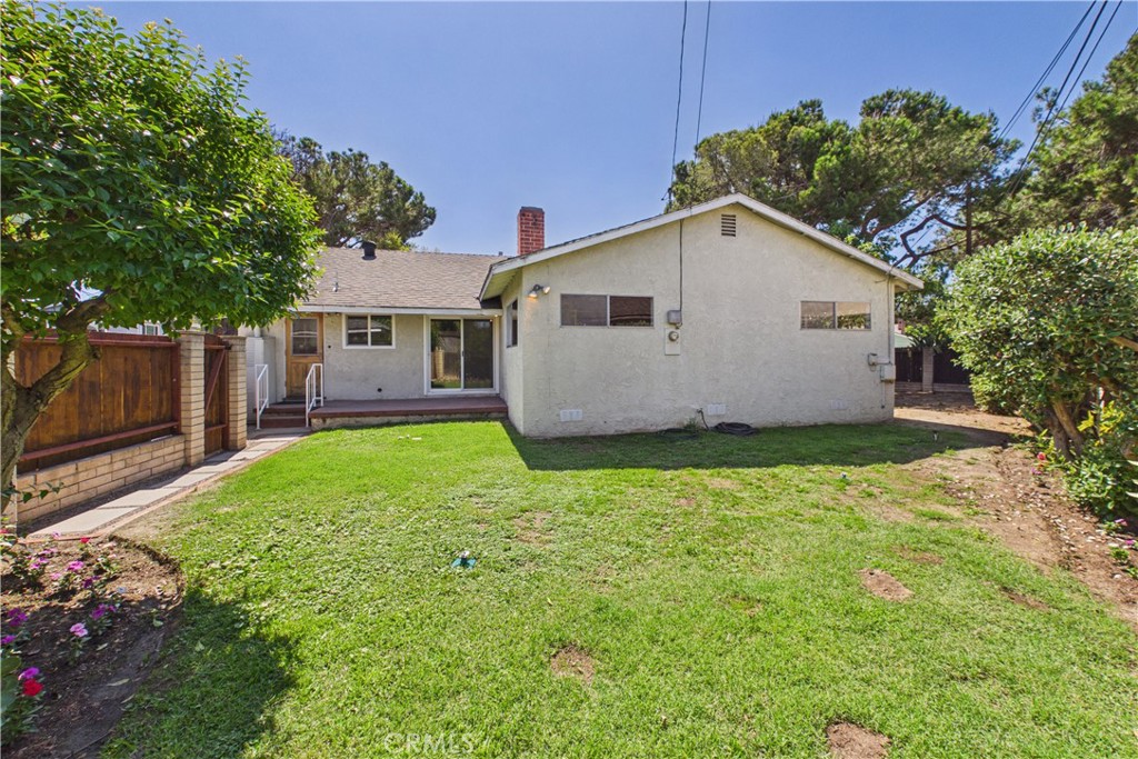 1902 Lees Avenue