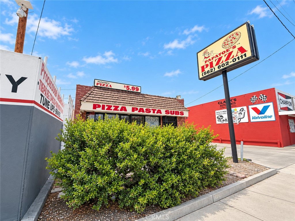 16517 Lakewood