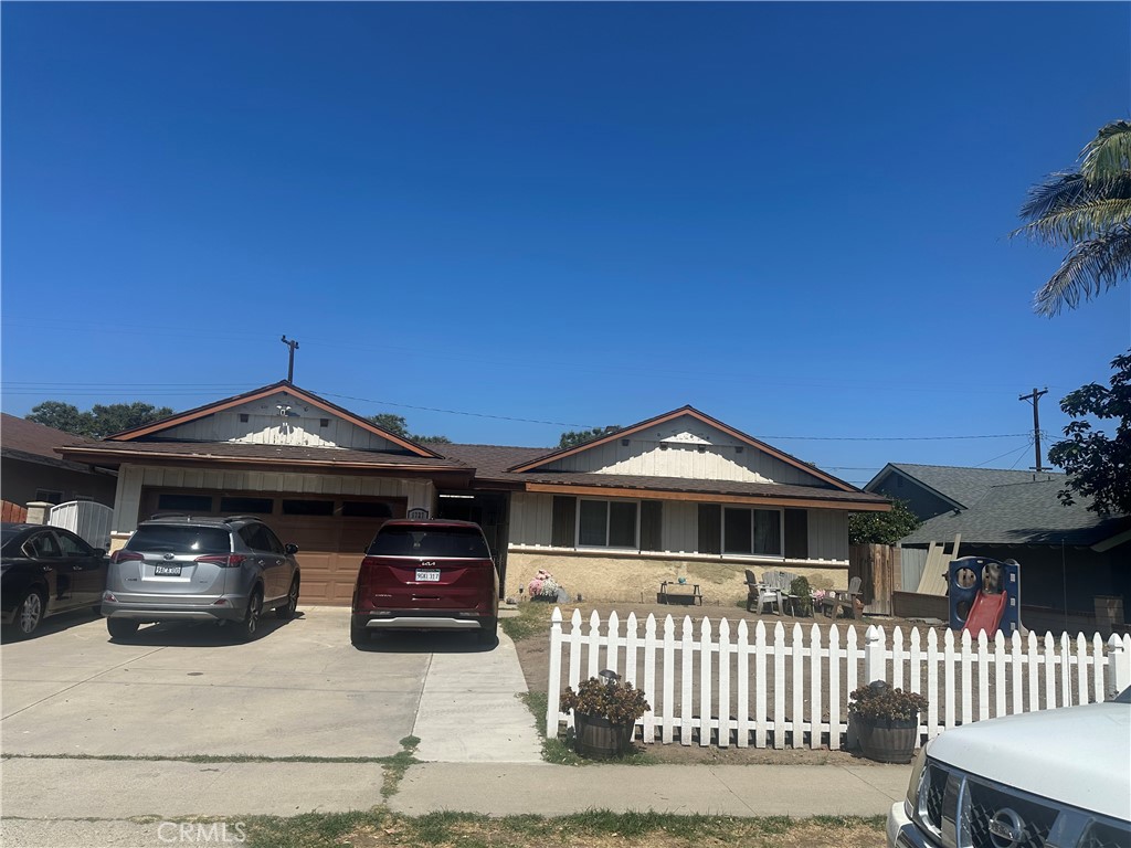 1727 E Arbutus Avenue
