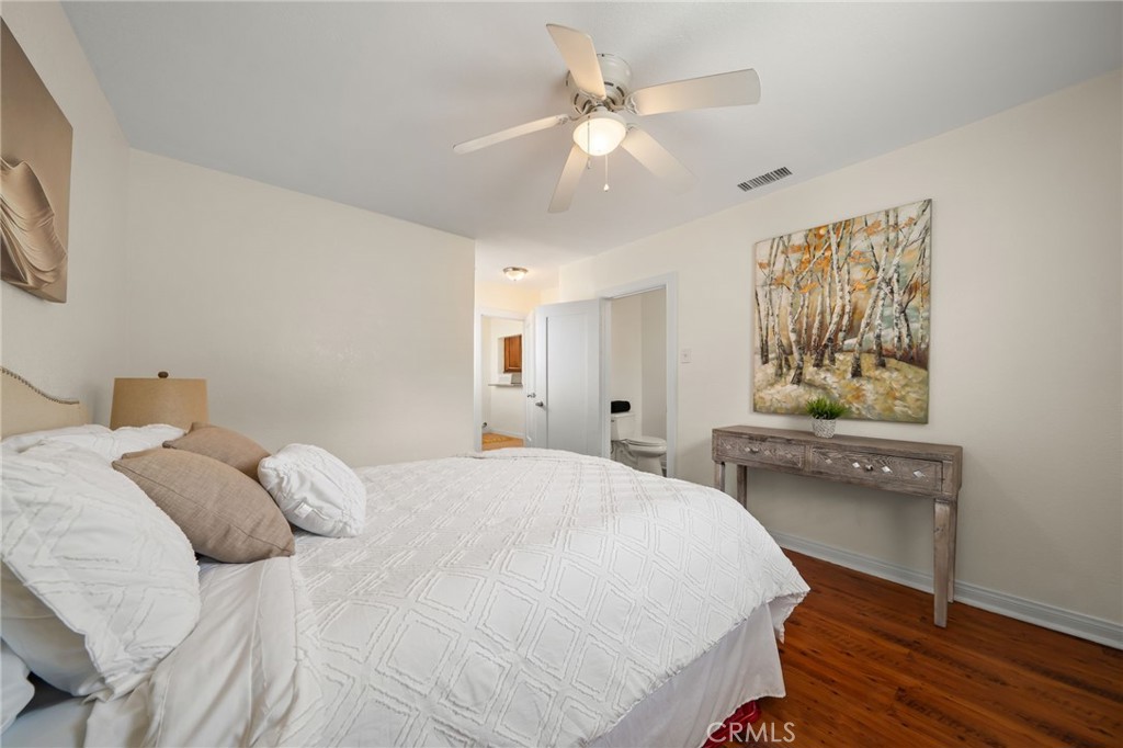 1547 W 65th