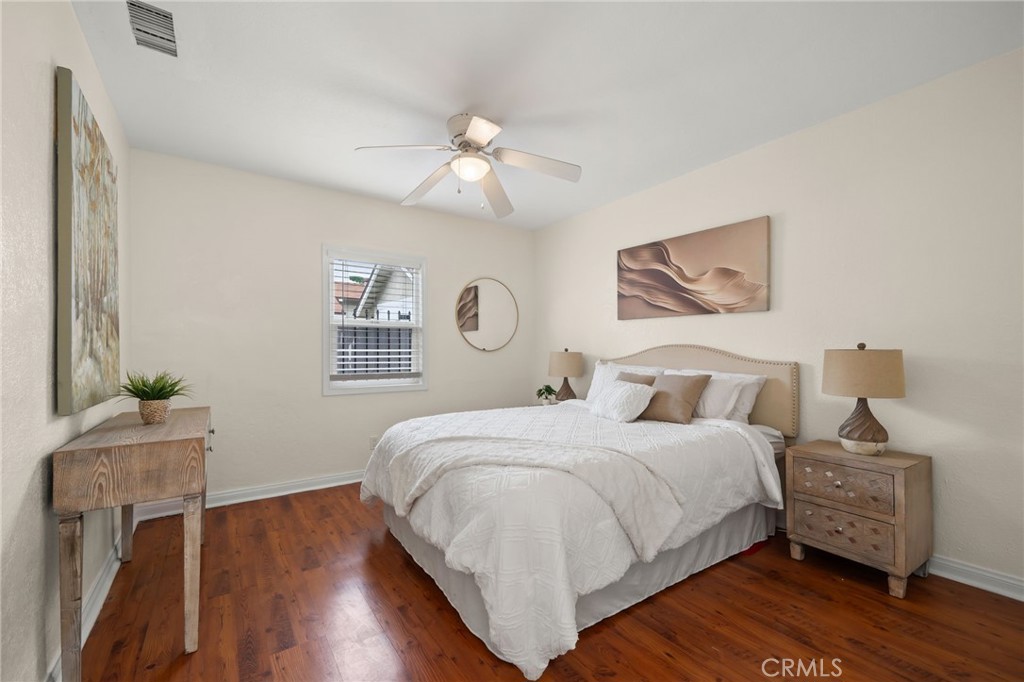 1547 W 65th