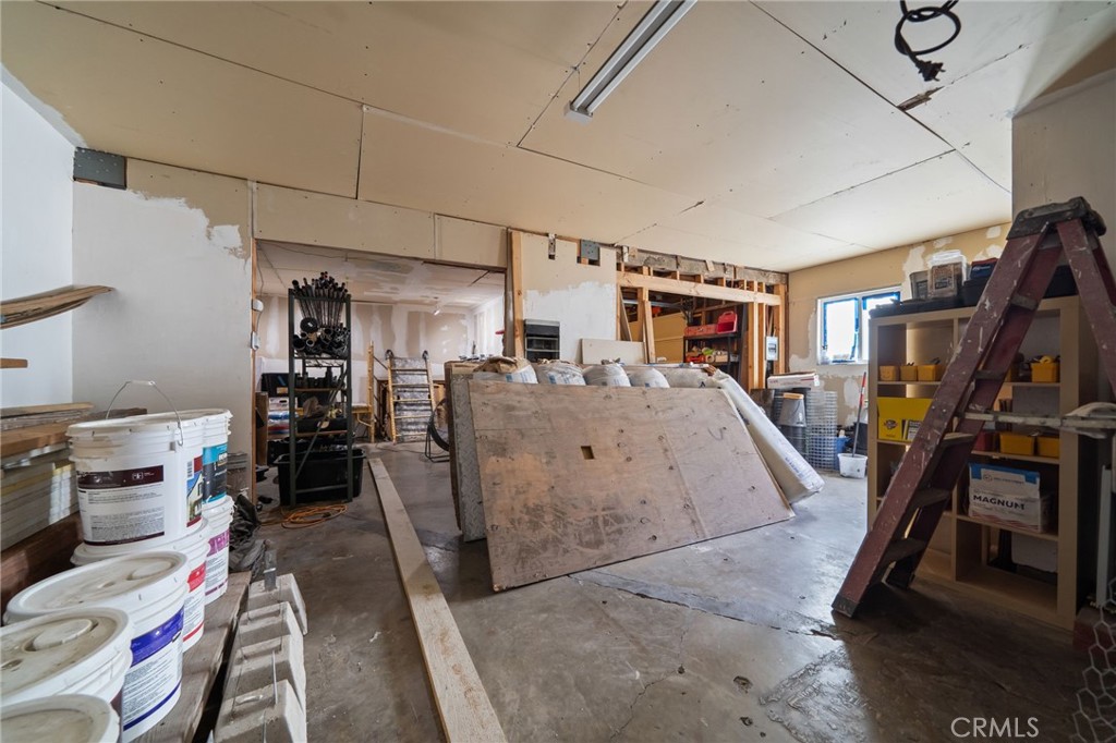 1547 W 65th