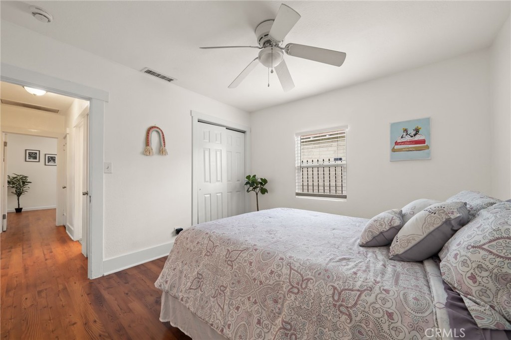 1547 W 65th