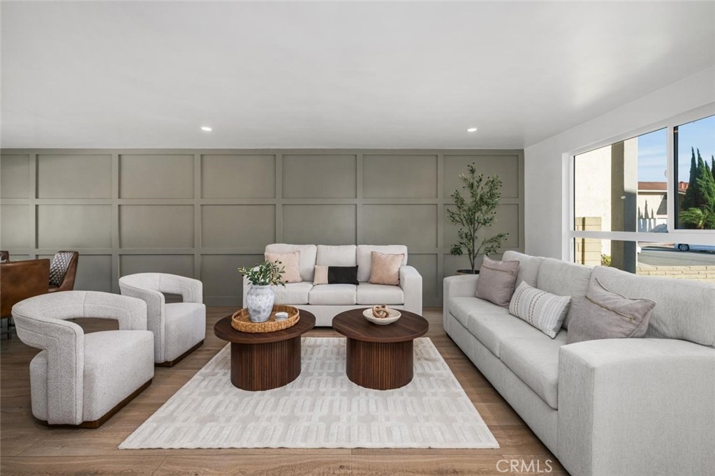 4297 Candleberry