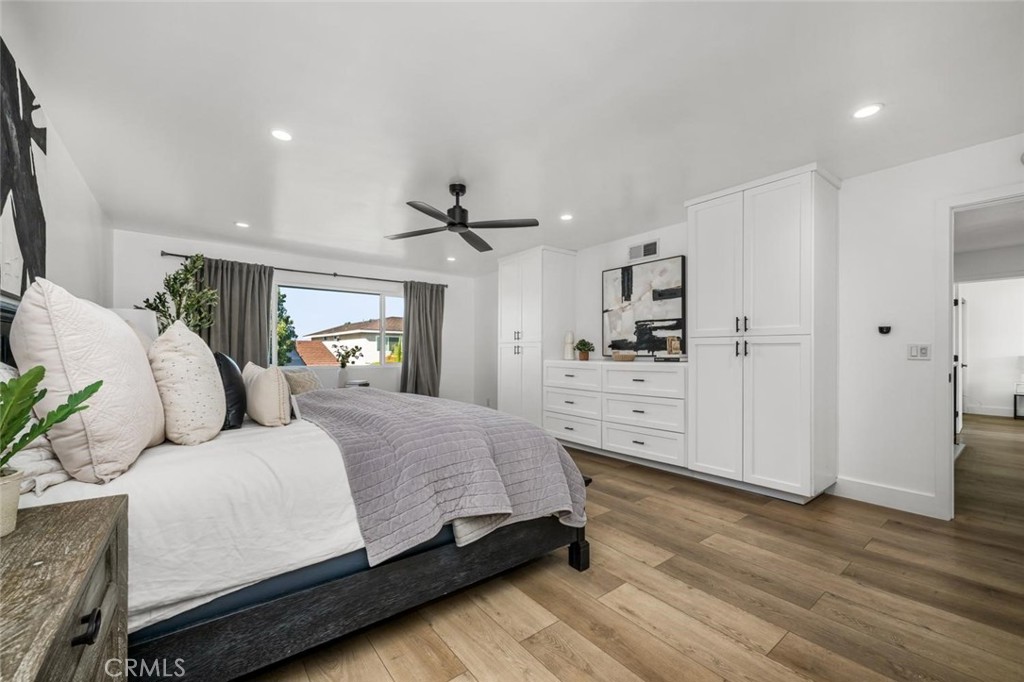 4297 Candleberry