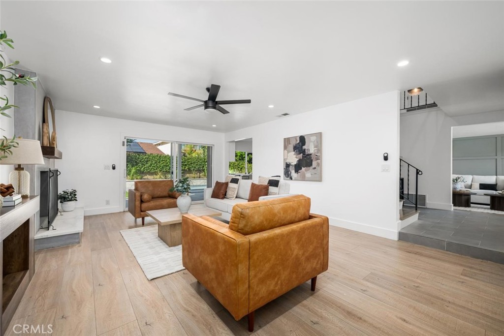 4297 Candleberry