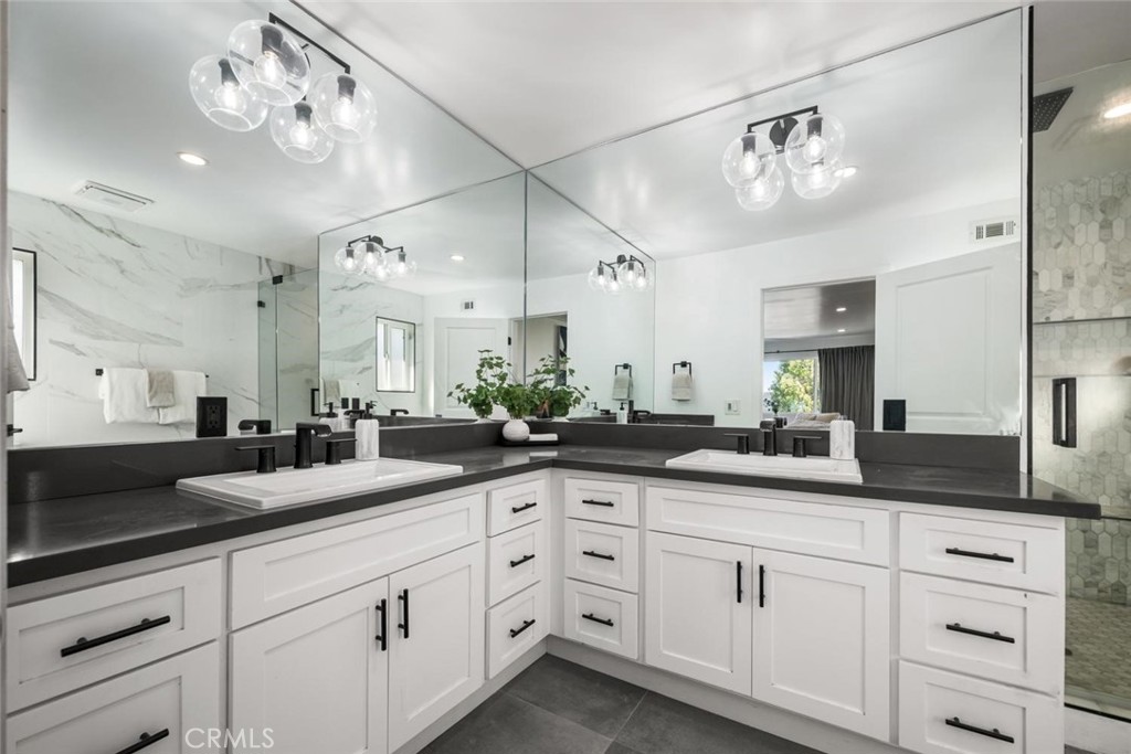 4297 Candleberry