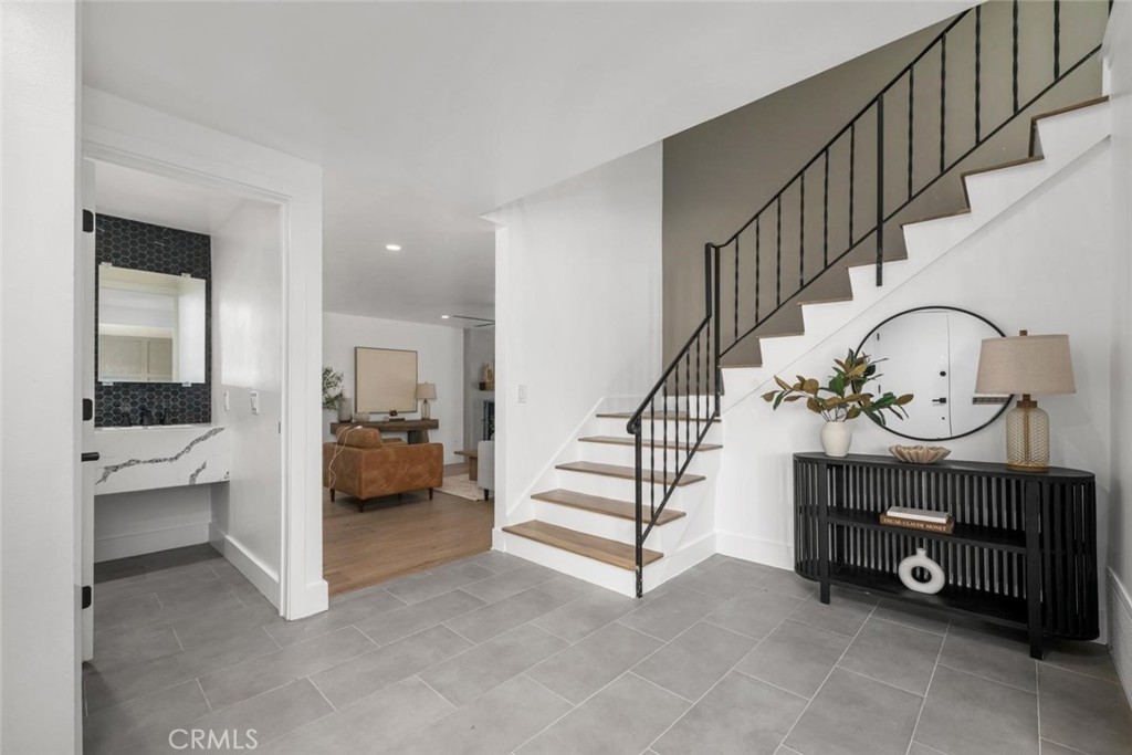 4297 Candleberry
