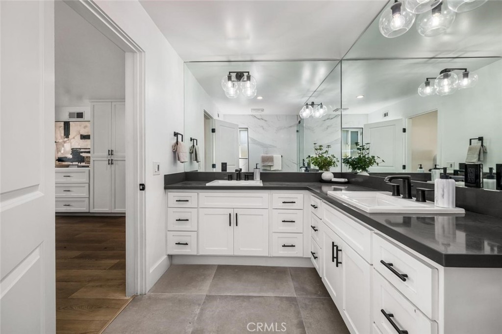 4297 Candleberry