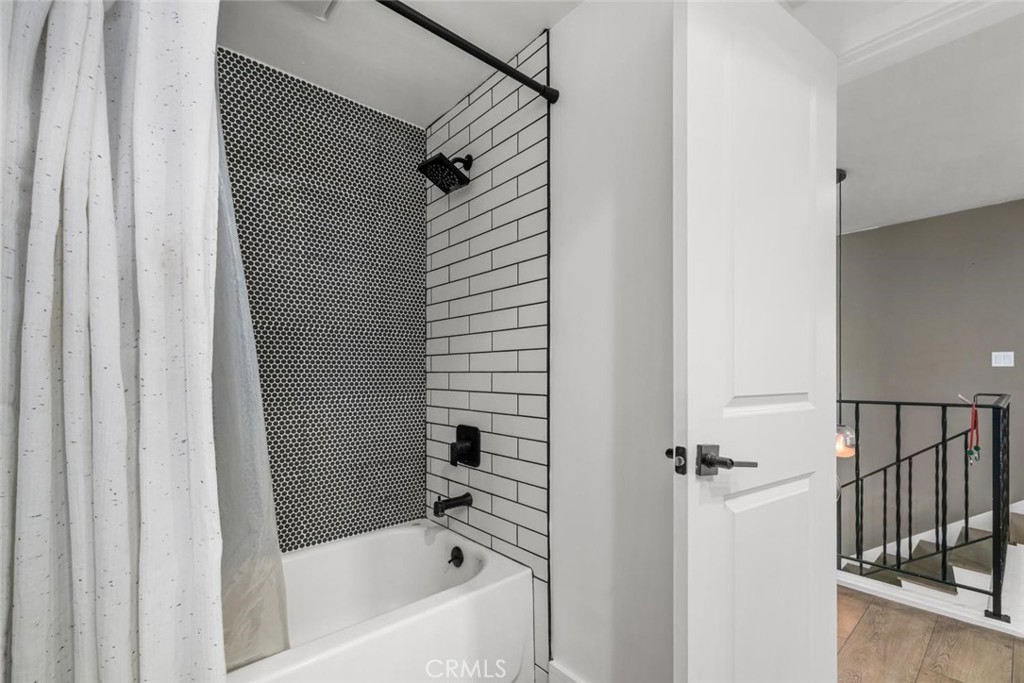4297 Candleberry