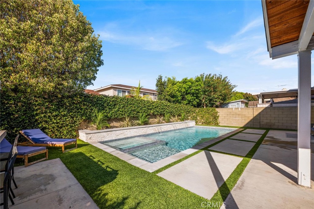 4297 Candleberry