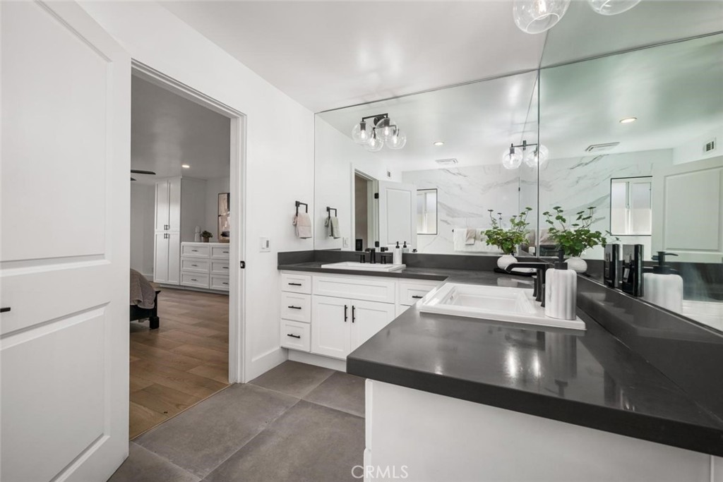 4297 Candleberry
