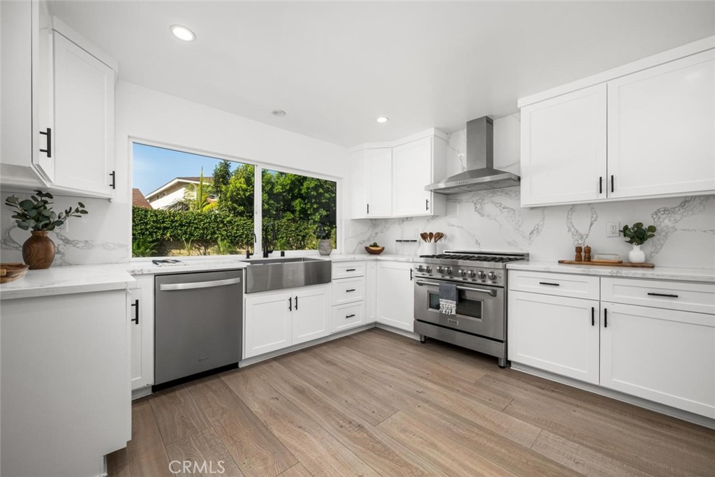 4297 Candleberry