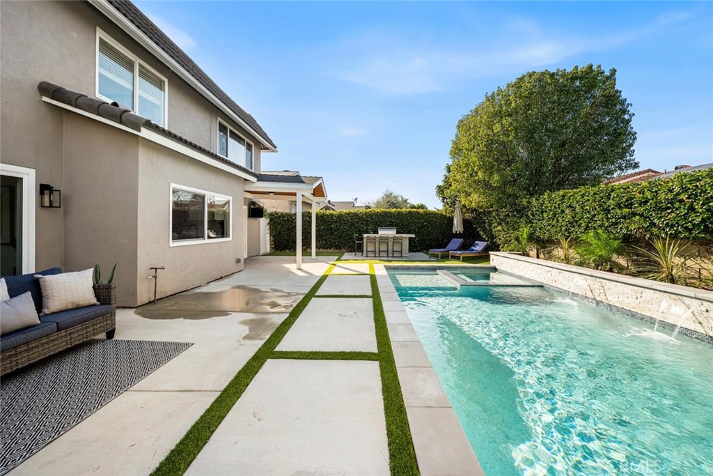 4297 Candleberry