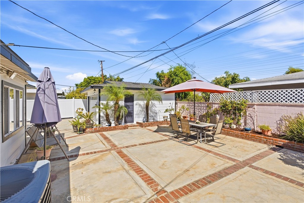 2102 Pattiz Avenue